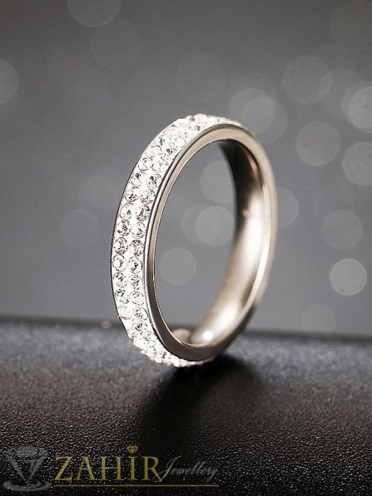 Дамски бижута - Класически стоманен пръстен тип халка с два реда кристали, широк 0,6 см, не променя цвета си - P1578
